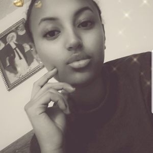 Meet your Posher, Makda